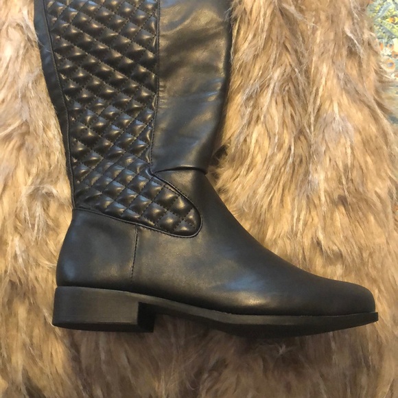 Winter Boots - Picture 2 of 3